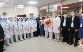 情系巾帼暖人心 |苍梧县人民医院开展“三八”国际妇女节慰问活动 