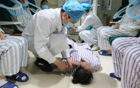 苍梧县人民医院高压氧室开展突发事件应急演练