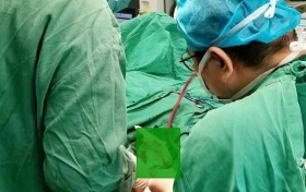 树枝残留手臂10余年，被苍梧县人民医院骨科医生成功取出 